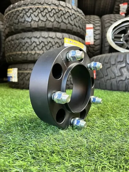 Espaciadores Con Centrador 5X150 2" CB 110 PH 14X1.5 - Valencia Shop | Espaciadores de Llantas - Repuestos a pedido | Coquimbo - La Serena | Envíos a Todo Chile