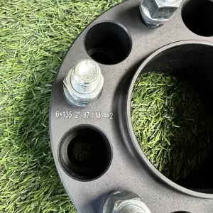 Espaciadores Con Centrador 6X135 2" CB 87,1 PH 14X1.5 - Vista 2 - Valencia Shop | Espaciadores de Llantas - Repuestos a pedido | Coquimbo - La Serena | Envíos a Todo Chile