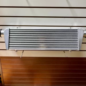 Intercooler 2.5" 550X180X65 - Vista 2 - Valencia Shop | Performance Tuning - Repuestos a pedido | Coquimbo - La Serena | Envíos a Todo Chile