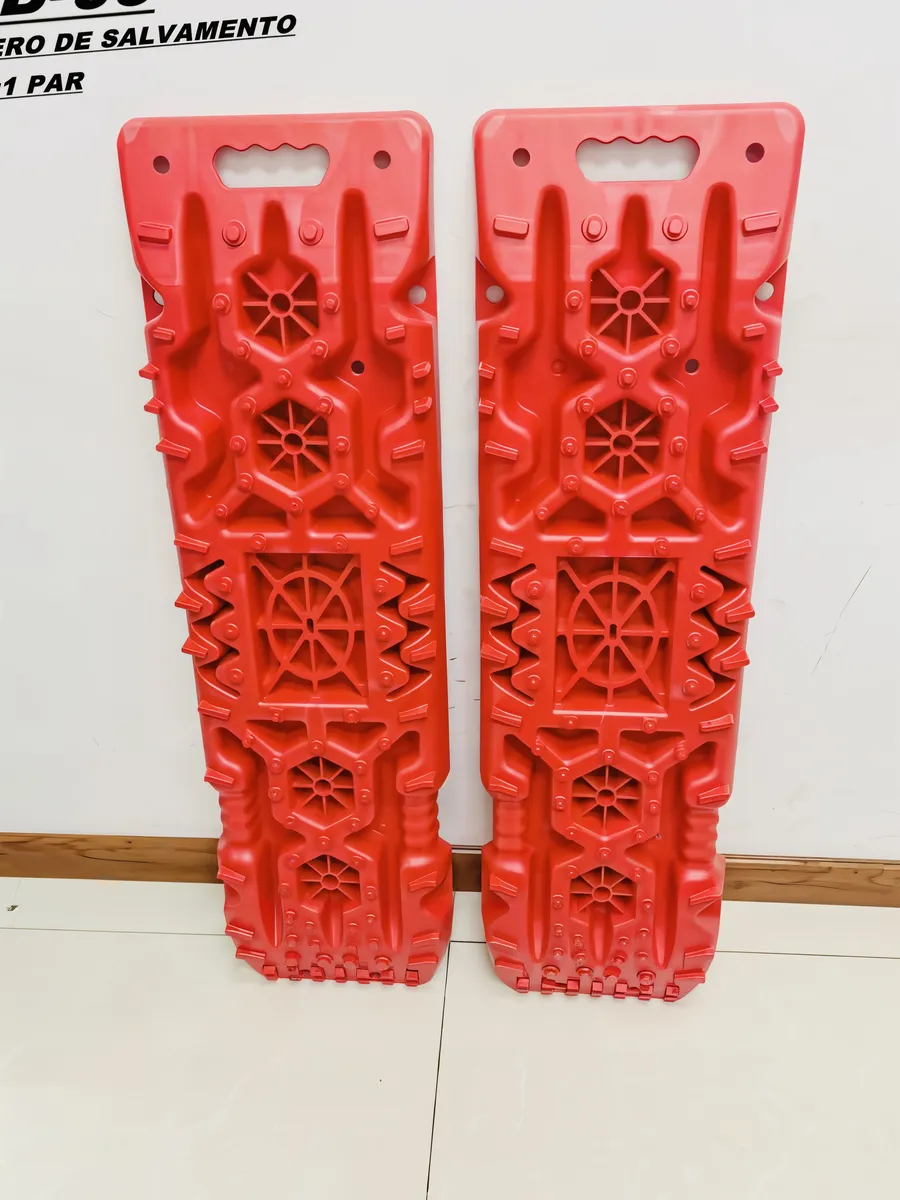 Planchas Autorescate Rojo Par - Valencia Shop | Accesorios Overland/4x4 - Repuestos a pedido | Coquimbo - La Serena | Envíos a Todo Chile