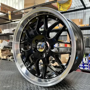 Llantas de Aleación 17X8 5X114,3 Offset 30 Set x4 - Vista 2 - Valencia Shop | Llantas - Repuestos a pedido | Coquimbo - La Serena | Envíos a Todo Chile